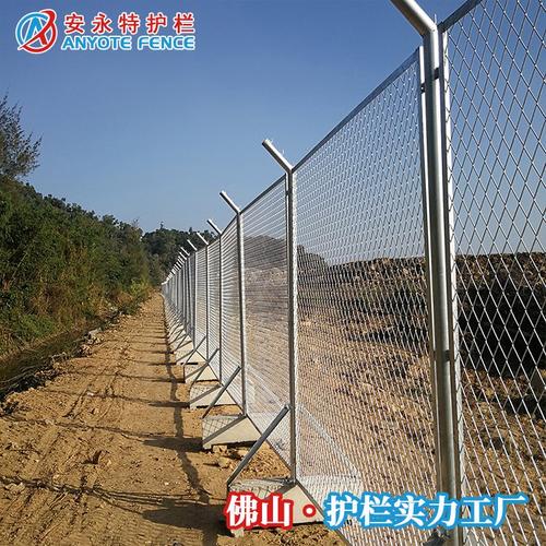 工厂批发镀锌铁丝网围栏 斜方孔边框网 马路中间分隔网 工厂护栏网